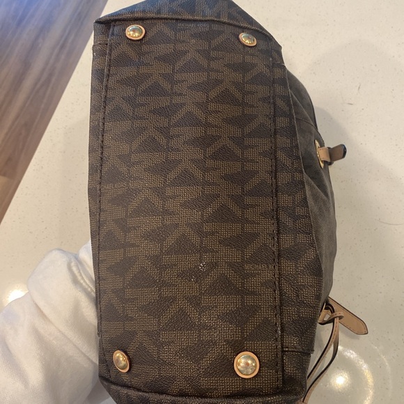 Michael Kors Jet Set logo tote - Picture 7 of 10